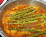 Foto del paso 3 de la receta Cogotes de merluza con salsa de manzana, sidra y trigueros