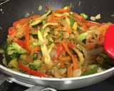 Foto del paso 5 de la receta: Verduras sabrosas al wok light
