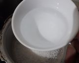 A picture of step 1 of Vanilla flavoured sugar floss.