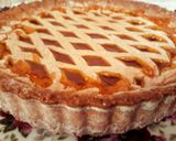 Foto del passaggio 5 della ricetta Crostata con marmellata di albicocche