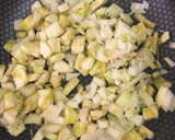 Foto del paso 3 de la receta: Berenjena rellena de soja con setas y bechamel de albahaca #glutenfree #sin lactosa # vegano