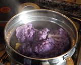 Foto del paso 1 de la receta: Coliflor morada y amarilla con gravy para acompañamiento de carnes