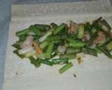Foto del paso 3 de la receta: Hojaldre con espárragos y ajos