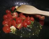 A picture of step 3 of Zuppa alle vongole - clam soup.