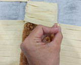 Foto del paso 2 de la receta: Trenza de hojaldre con confitura de pera y frutos secos 🌰🍐