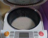 Foto langkah ke 1 dari resep Lontong Anti Ribet.