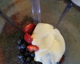 A picture of step 1 of Berries smoothie.