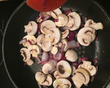 Foto del paso 2 de la receta: Huevos revueltos con hongos y tomate