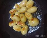 बटर दम आलू (Butter dum aloo recipe in Hindi) रेसिपी चरण 1 फोटो