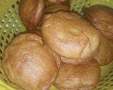 A picture of step 9 of Fried fish bread.