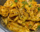 A picture of step 6 of Creamy cheesy chicken pasta.