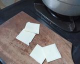 Foto langkah ke 5 dari resep Pizza Roti Tawar.