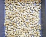 Une image de l'étape 4 de Graines de potimarron façon pop corn.