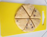 Foto langkah ke 5 dari resep Buttermilk Cheese and Choco Chip Scones.