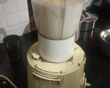 A picture of step 5 of Mango shake.