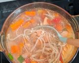 Foto langkah ke 3 dari resep Sup salmon sehat.
