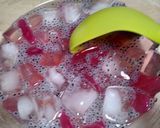 Foto langkah ke 5 dari resep Es rasa yougurt strawberry.