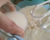 Foto langkah ke 4 dari resep Bolu kukus mawar simple.
