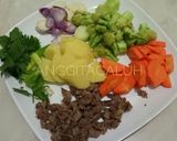 Foto langkah ke 1 dari resep Sop Daging (MPAsi Aya).