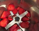 Strawberry Smoothie recipe step 1 photo