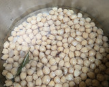 Foto del paso 1 de la receta: Garbanzos con calabaza en olla a presión