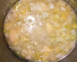 Foto del paso 2 de la receta: Crema de puerro con dados de queso gorgonzola