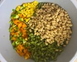 صورة لخطوة 2 من وصفة سلطة الفصوليا الخضراء 🥗🫘
