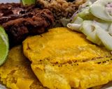 Foto del paso 1 de la receta: PESCA'O Frito, Arroz e' Coco, Patacón y Ensalada...!😋