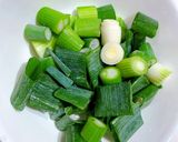 Hình bước làm 1 của món Canh Kim Chi Nấu Thịt Bò