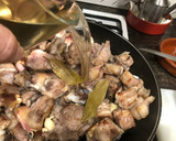 Foto del paso 7 de la receta: Judías verdes con patatas y cordero con ajos y vino