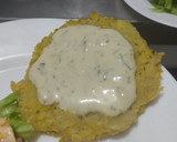 Foto del paso 11 de la receta: Arepa🥯de mazorca🌽rellena de pollo🍗, ensalada y salsa🍎tártara liviana🧆🥙🫓