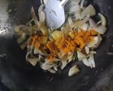 झटपट कांदा बटाटा पोहे (Kanda Batata Pohe Recipe In Marathi) रेसिपी स्टेप 3 फोटो 