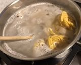 Une image de l'étape 2 de Tagliatelles au pesto de céleri & pistaches au jambon cru.