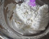 عکس مرحله 2 از دستور کیک تولد نسکافه ای با طرح گل