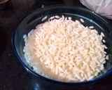 A picture of step 1 of Masala bhel puri.