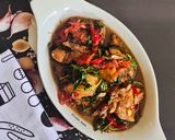 Foto langkah ke 5 dari resep Ayam Tumis Daun Kemangi.