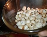 A picture of step 2 of Makhana Chaat.