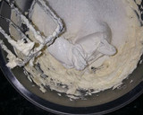 Foto del paso 3 de la receta: Bundt cake de queso y limón