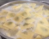Foto del paso 1 de la receta: Ravioles con salsa blanca