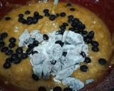 Foto langkah ke 5 dari resep Muffin Pisang Kurma Keju.