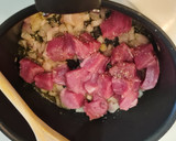 Foto del paso 2 de la receta: Estofado de solomillo de cerdo con boniato y setas