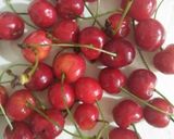 A picture of step 2 of Chocolate cherries and lichi drink.