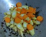 Foto langkah ke 3 dari resep Tumis Utren dan Wortel.
