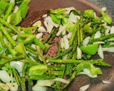 Foto del paso 5 de la receta: Arroz con Espárragos trigueros y pimiento verde