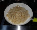 Foto del paso 2 de la receta: Mandioca frita revuelta con huevo y j.crudo (Mandioca - Yuca)