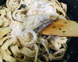 Foto del paso 10 de la receta: Fetuccini con ajo y quesos