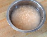 A picture of step 1 of Coconut rice.