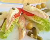 Foto del paso 3 de la receta: Cogollos de lechuga con ventresca de atún y salsa tártara