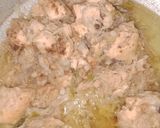 A picture of step 3 of Lacha White chicken curry.