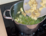 Foto del paso 5 de la receta: Crema fría de puerros y pera